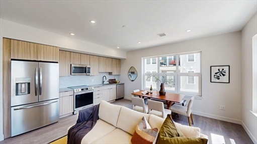 75 Willow Ct, Apt 214