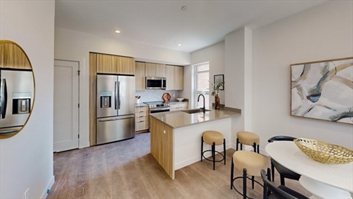 75 Willow Ct, Apt 406