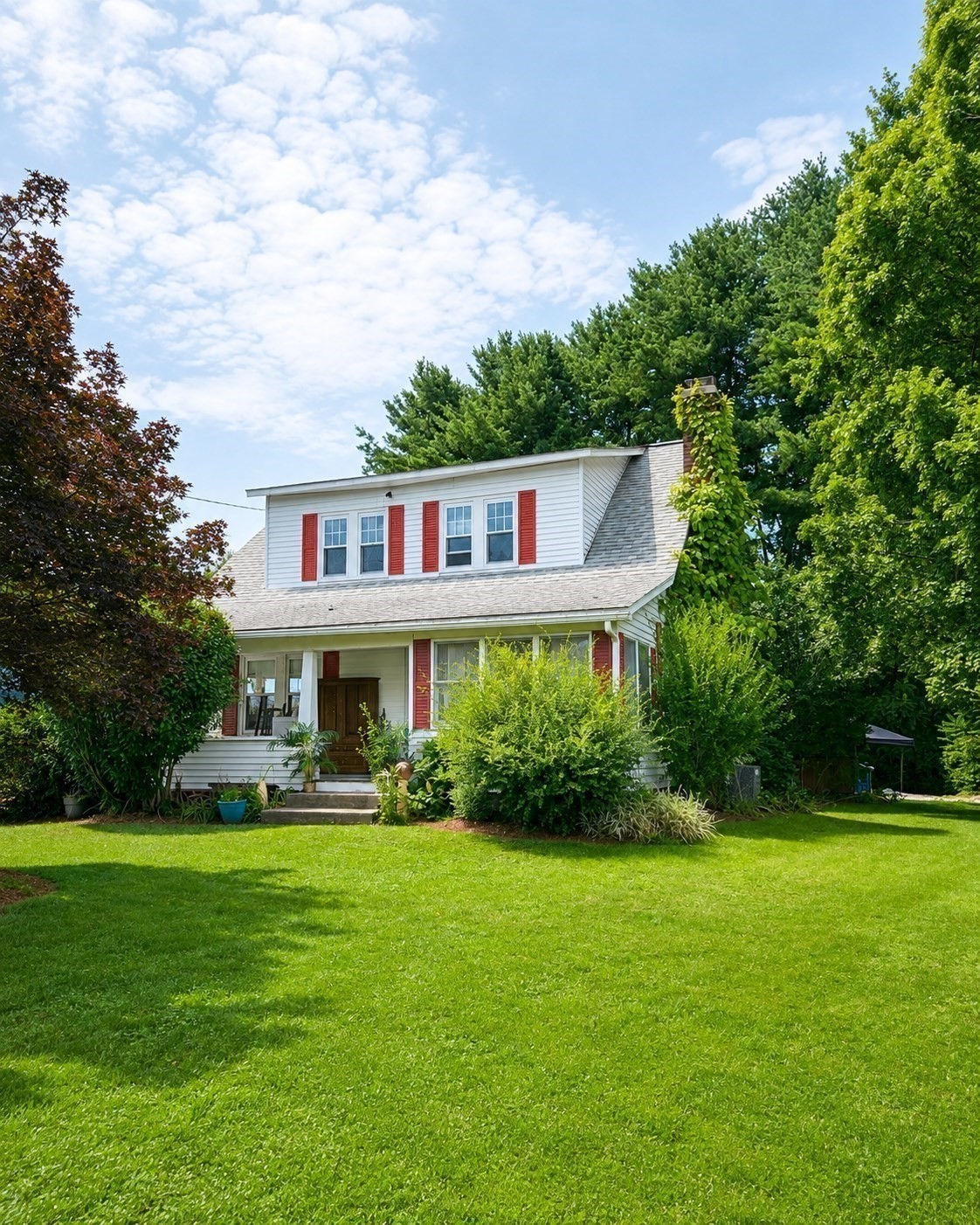 373 College Hwy, Southwick, MA 01077