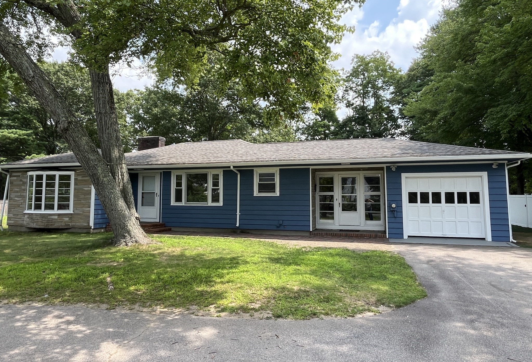 318 South Main St, Hopedale, MA 01747