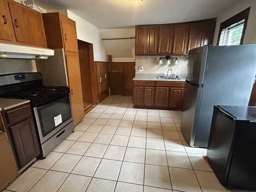 52 Pine Street, Apt 3