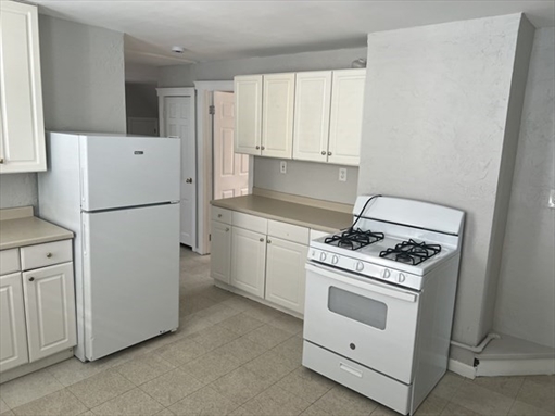 27 Warren Ave, Apt 3-3