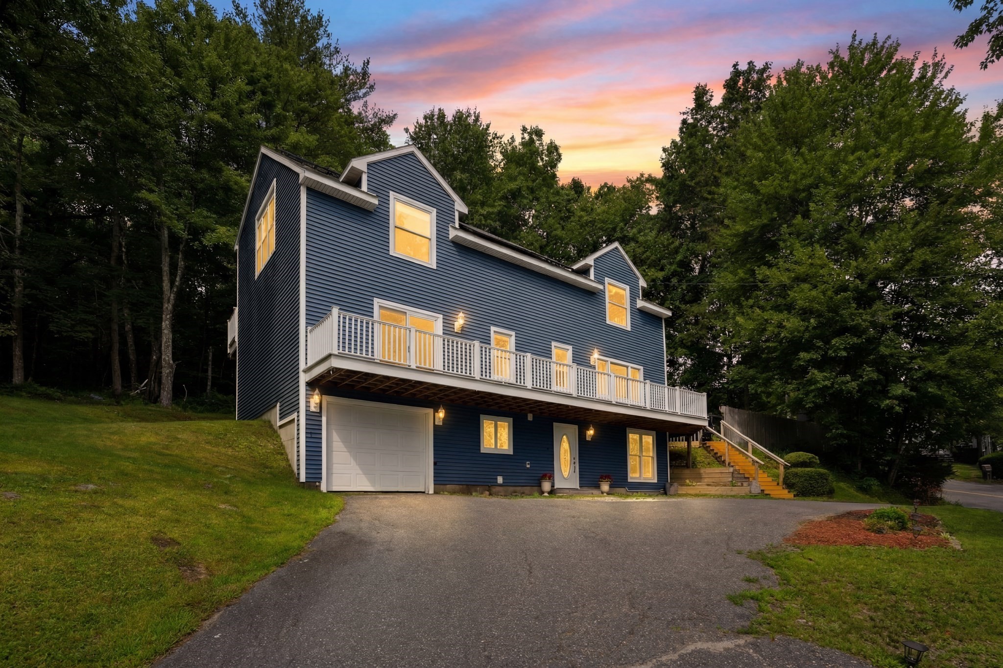 70 High St, Monson, MA 01057