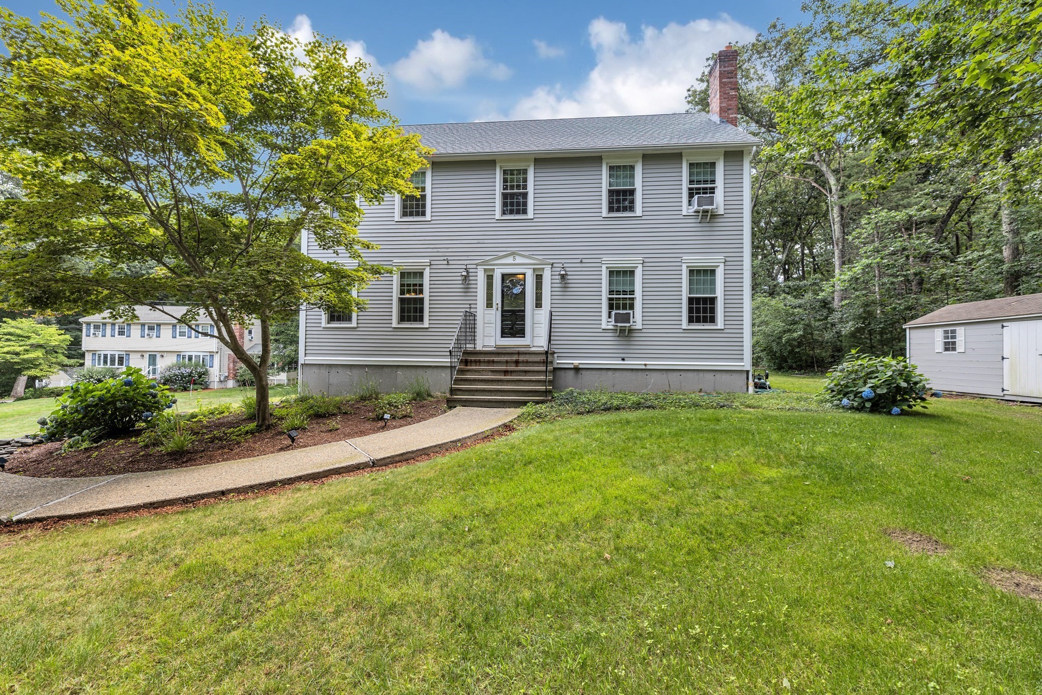 5 Strawberry Ln, Billerica, MA 01821