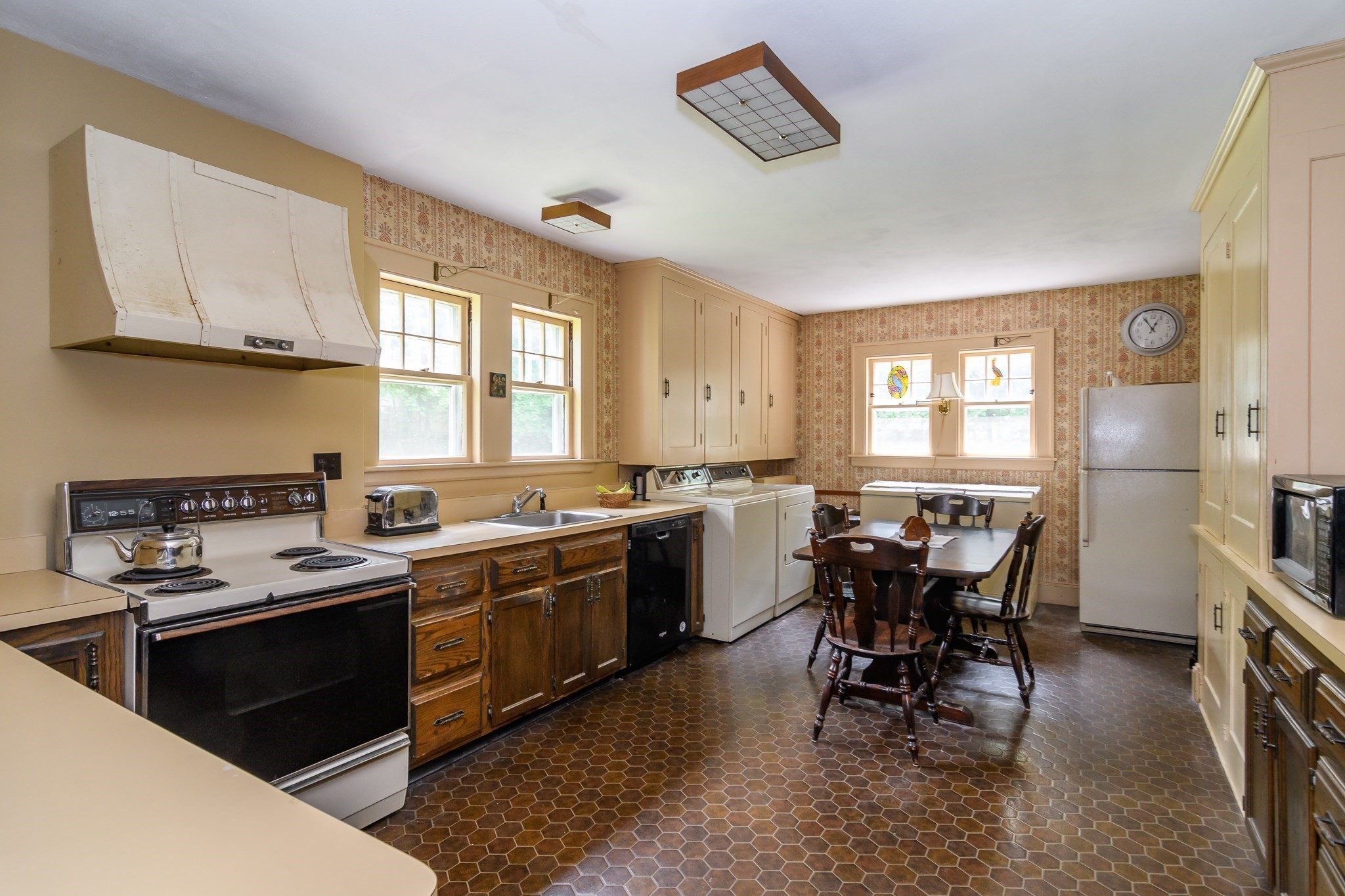 355 High St, Westwood, MA 02090 - Image 4