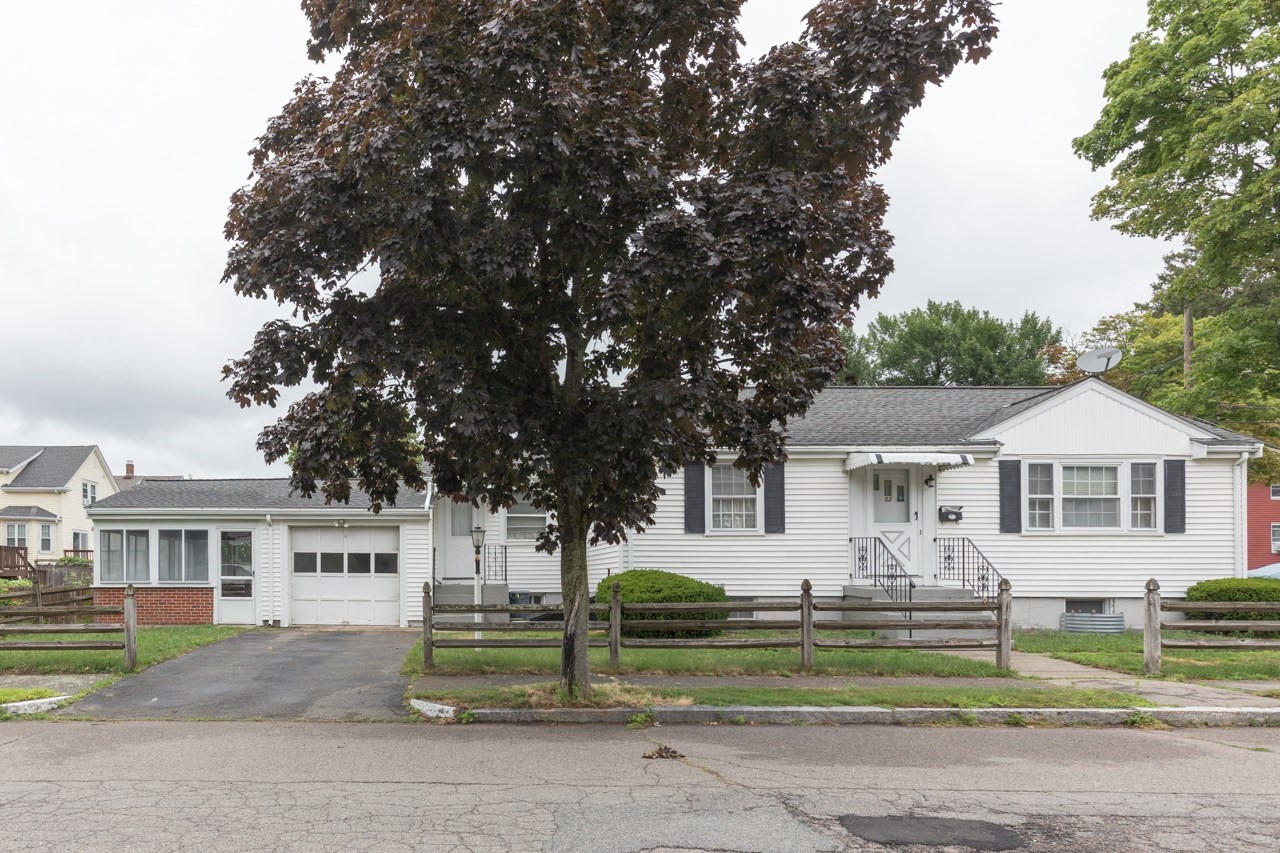 52 Keating St, Quincy, MA 02169