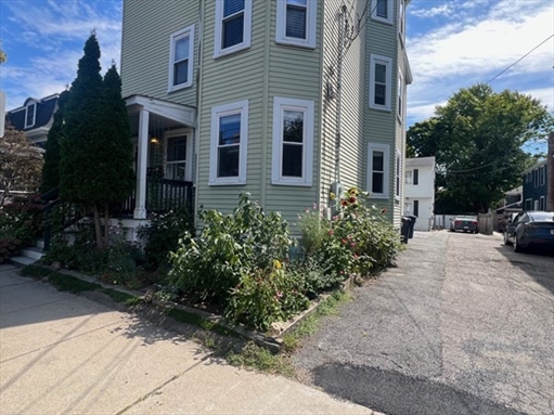 18 Rice Street, Apt 1