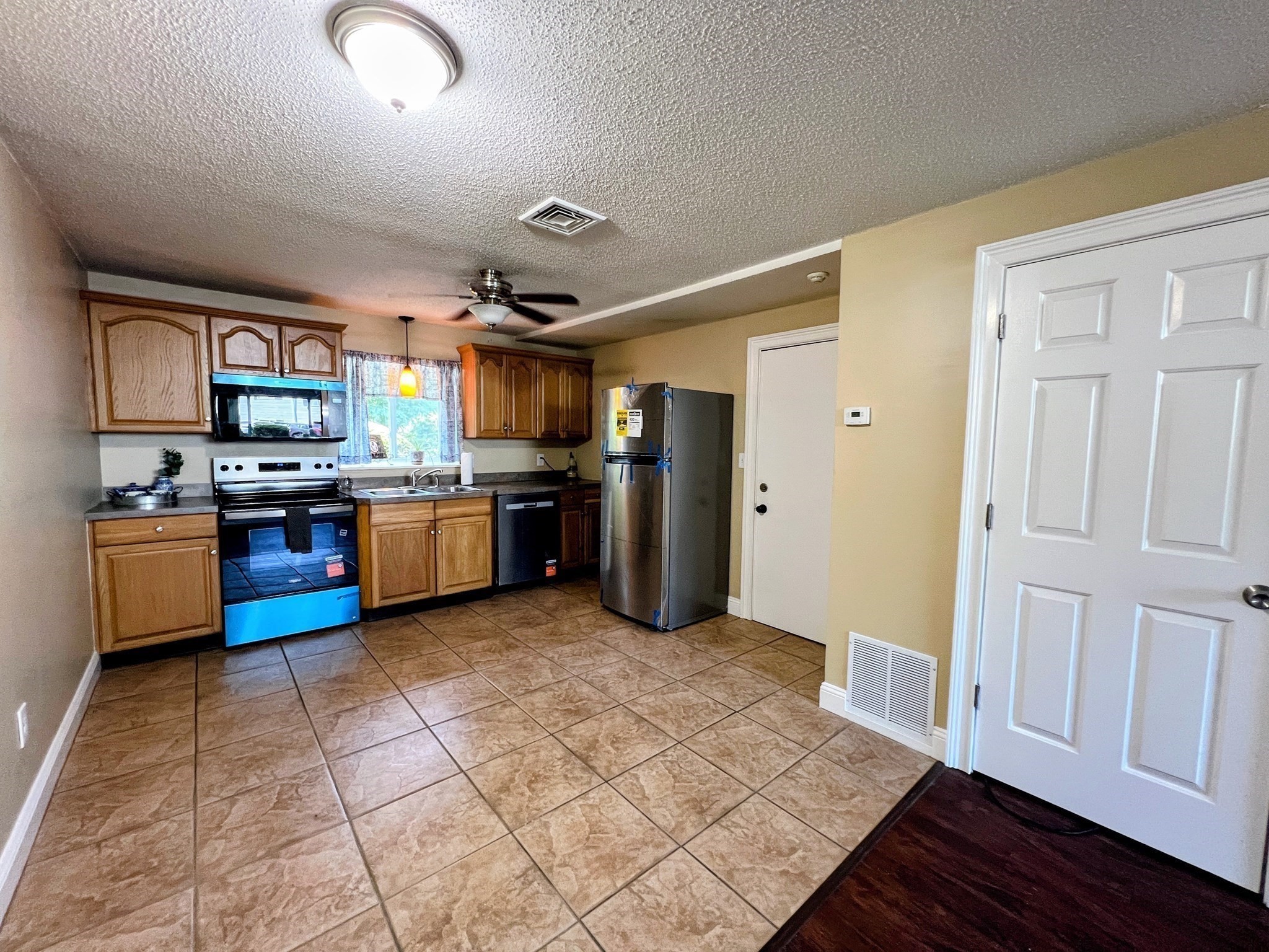 5455 N Main St Unit 4A, Fall River, MA 02720 - Image 20