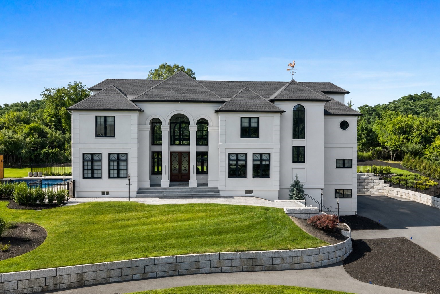 19 Bridle Spur Ln, Danvers, MA 01923