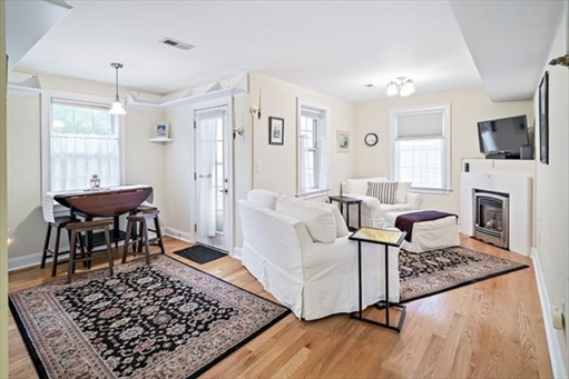 405 E 3rd St, Apt 2