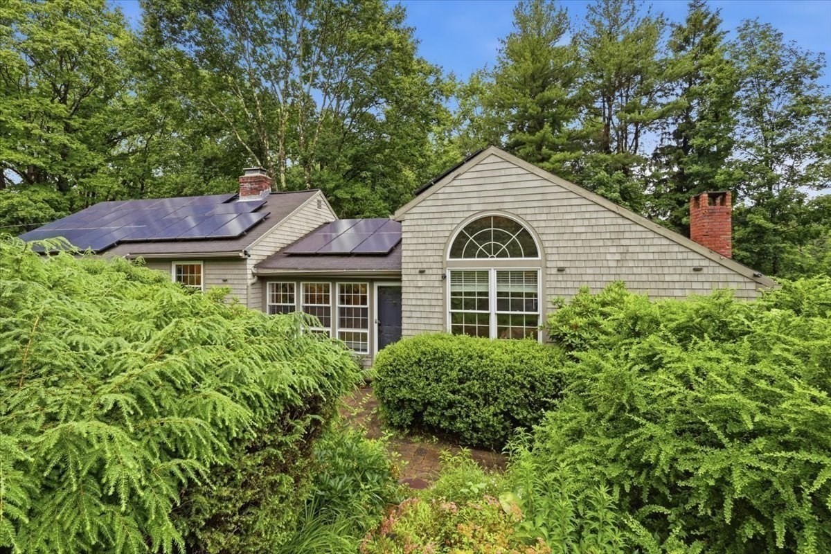 8 Wheelock Road, Wayland, MA 01778