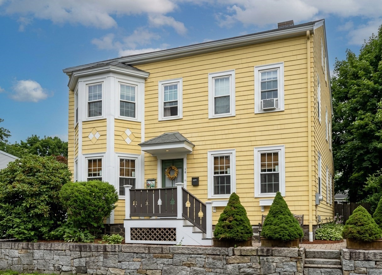 19 Rowland Street Unit 1, Marblehead, MA 01945