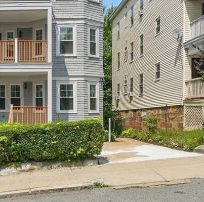 44 Iffley Road, Apt Parking