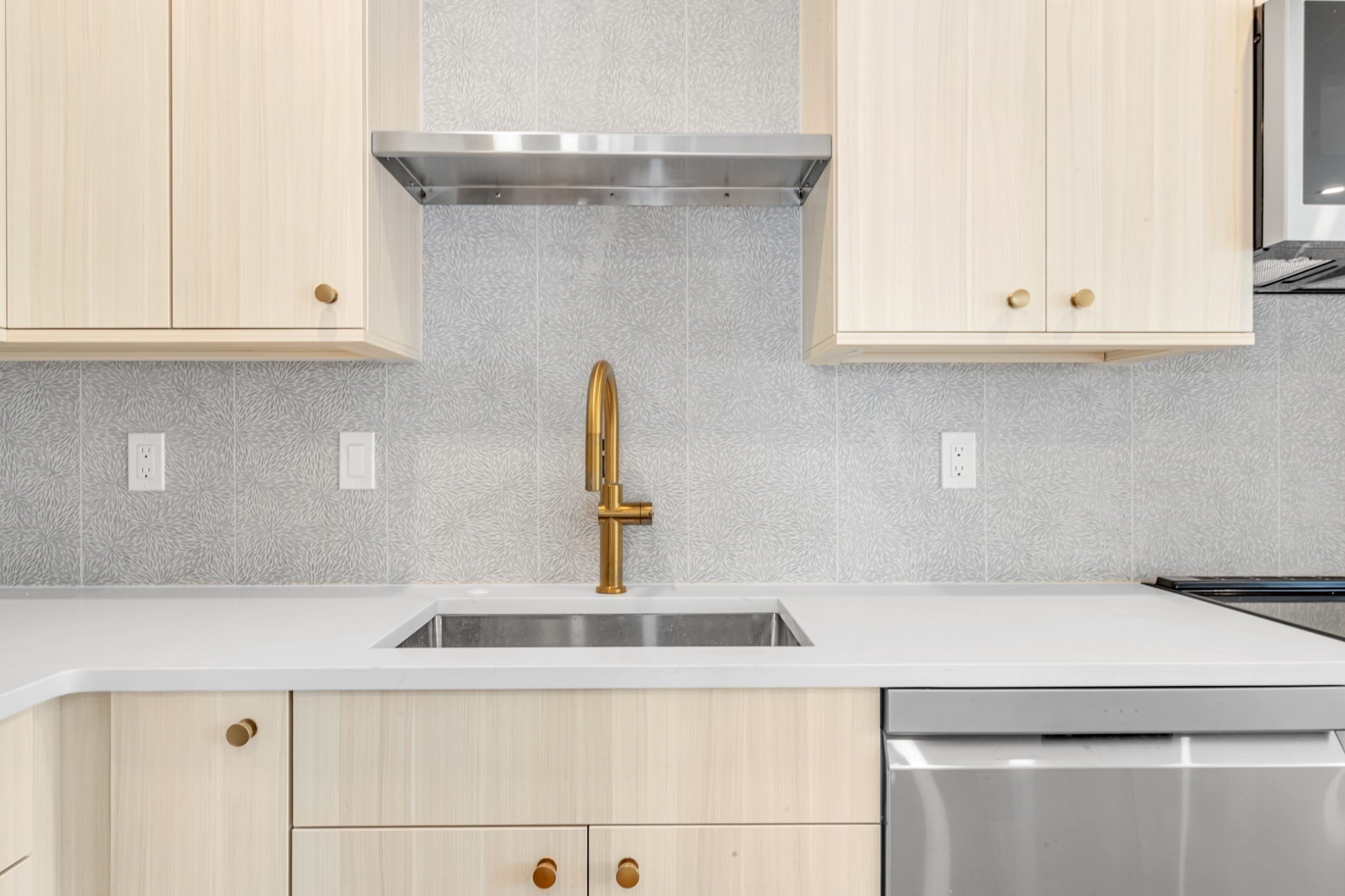 34 Oak Street Unit 101, Hyde Park, Boston, MA 02136 - Image 6