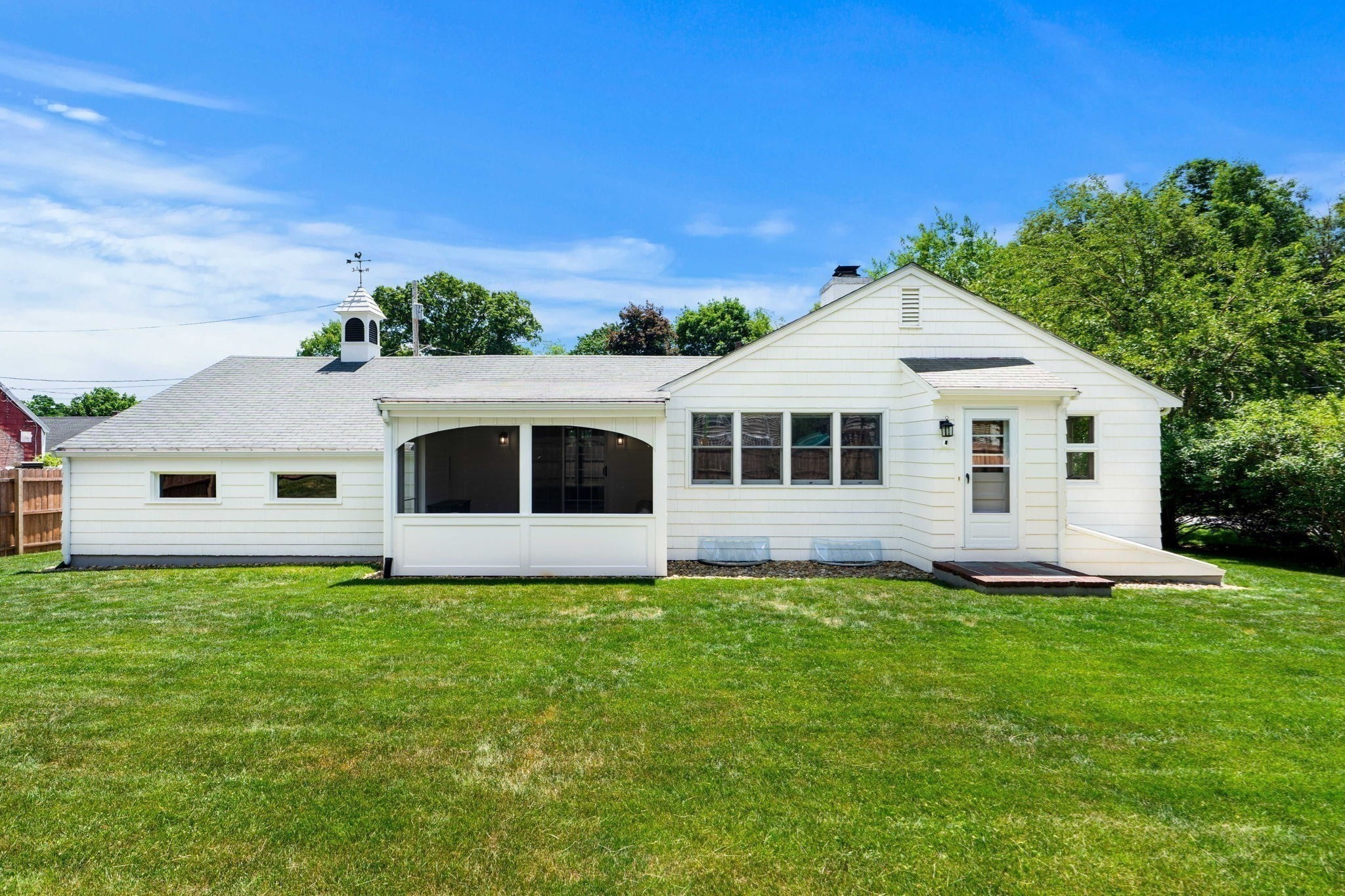 46 Woodcrest Dr, Wakefield, MA 01880 - Image 2