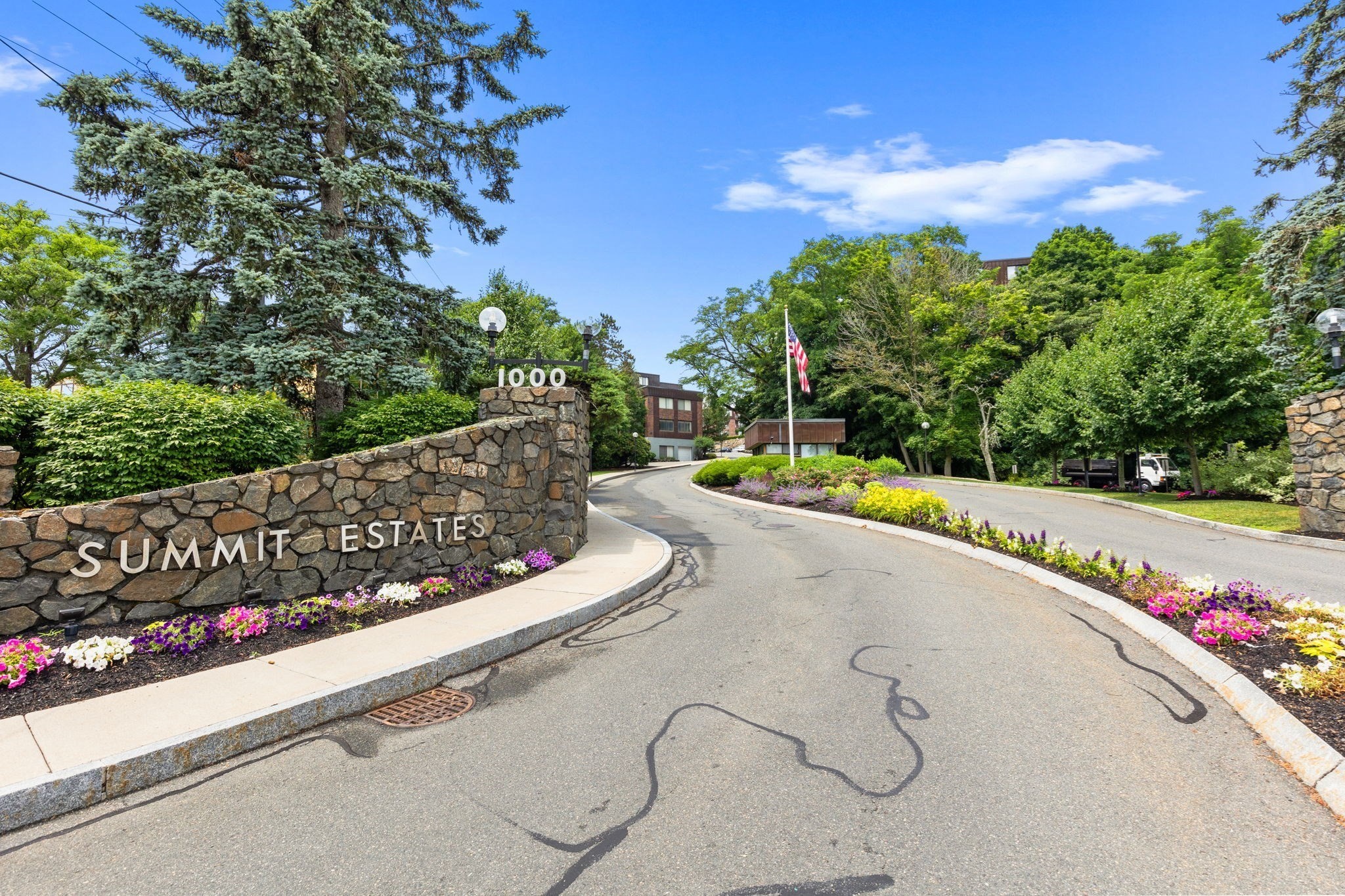 1002 Paradise Rd Unit 1C, Swampscott, MA 01907