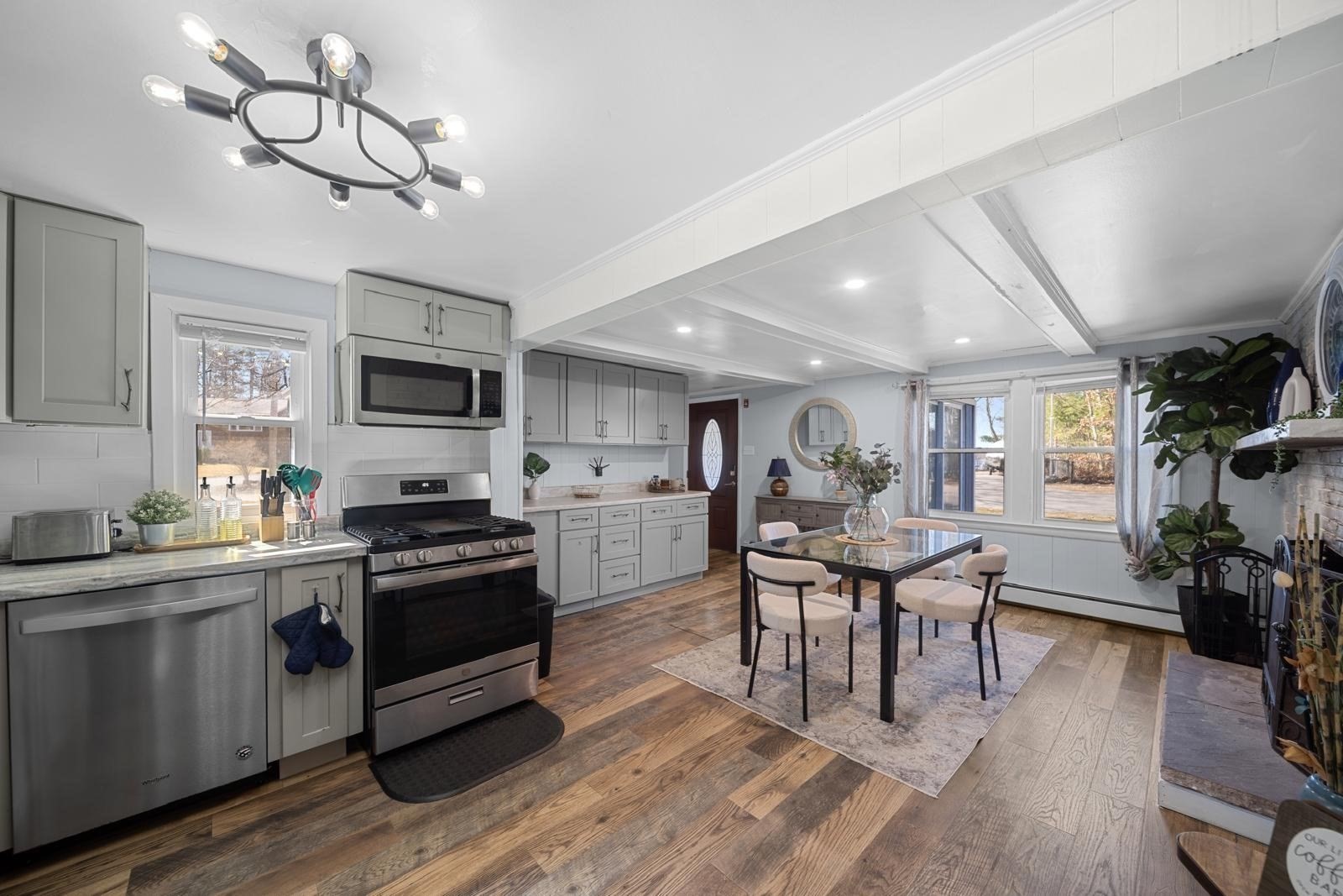 101 Annawon Dr, Halifax, MA 02338