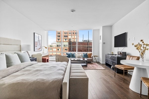 430 Stuart St, Apt 1603