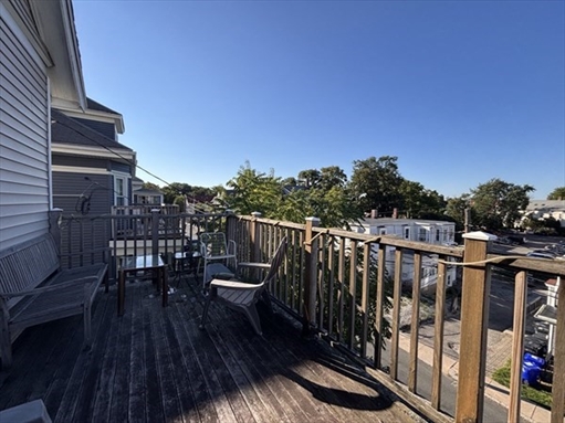 9 Greylock Rd, Apt 2
