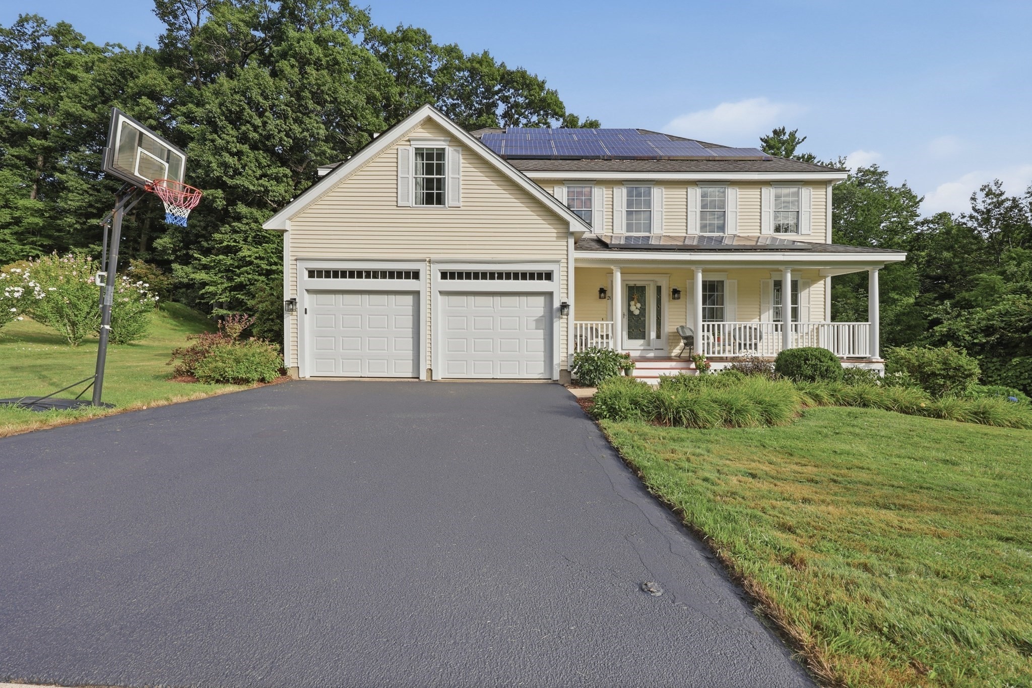 21 Olde Taverne Ln, Amesbury, MA 01913