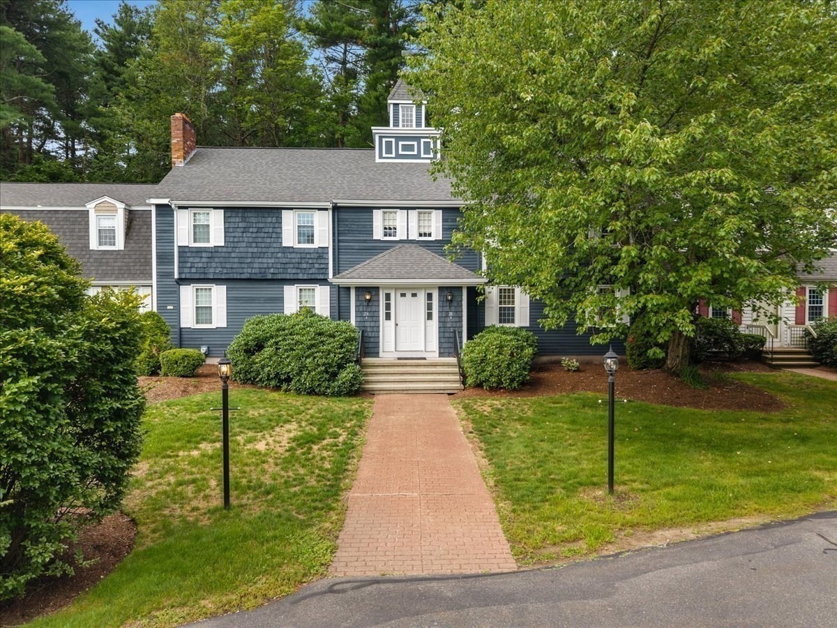 28 Camelot Ct Unit 28, Stoughton, MA 02072