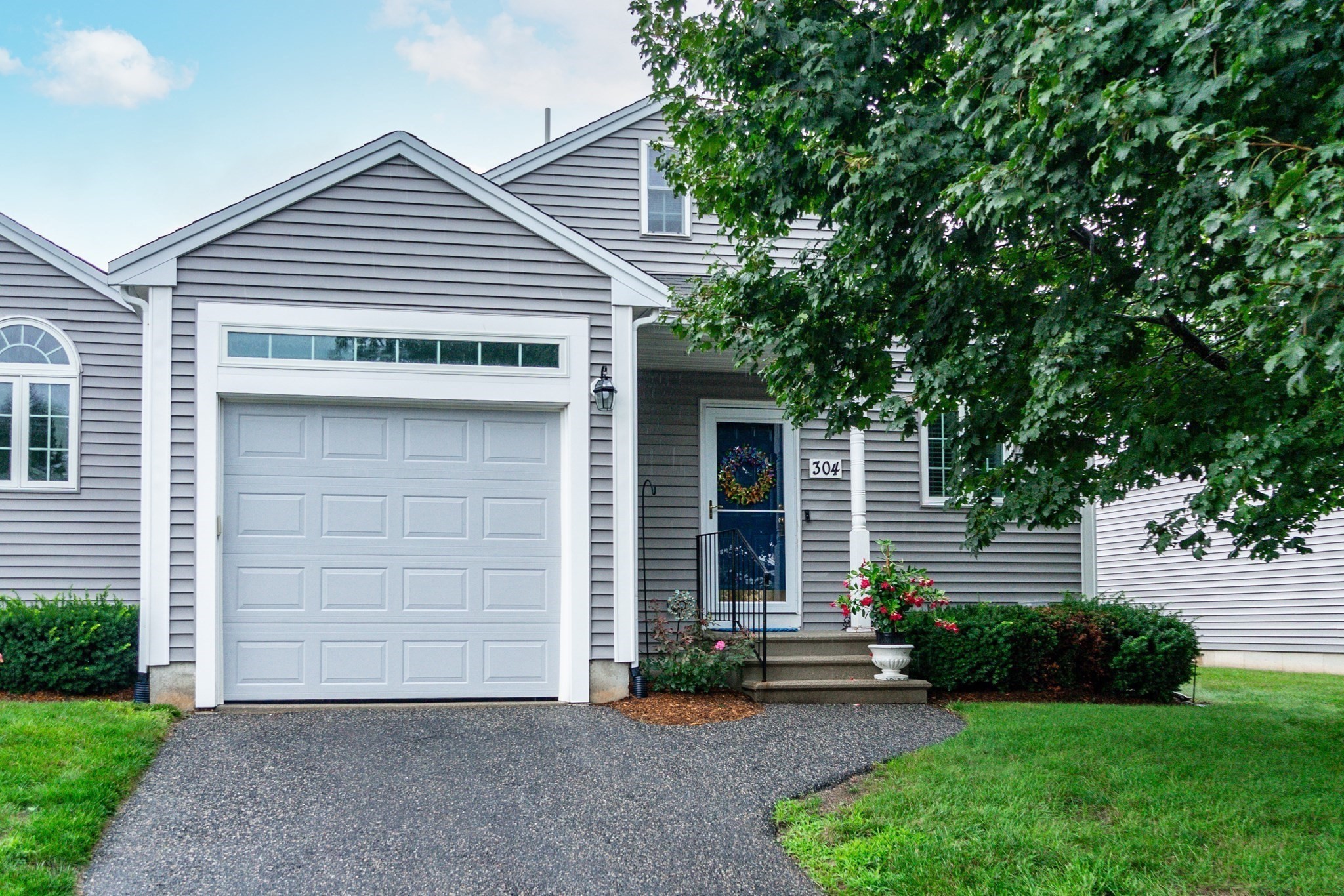 304 Village Ln Unit 304, Bellingham, MA 02019