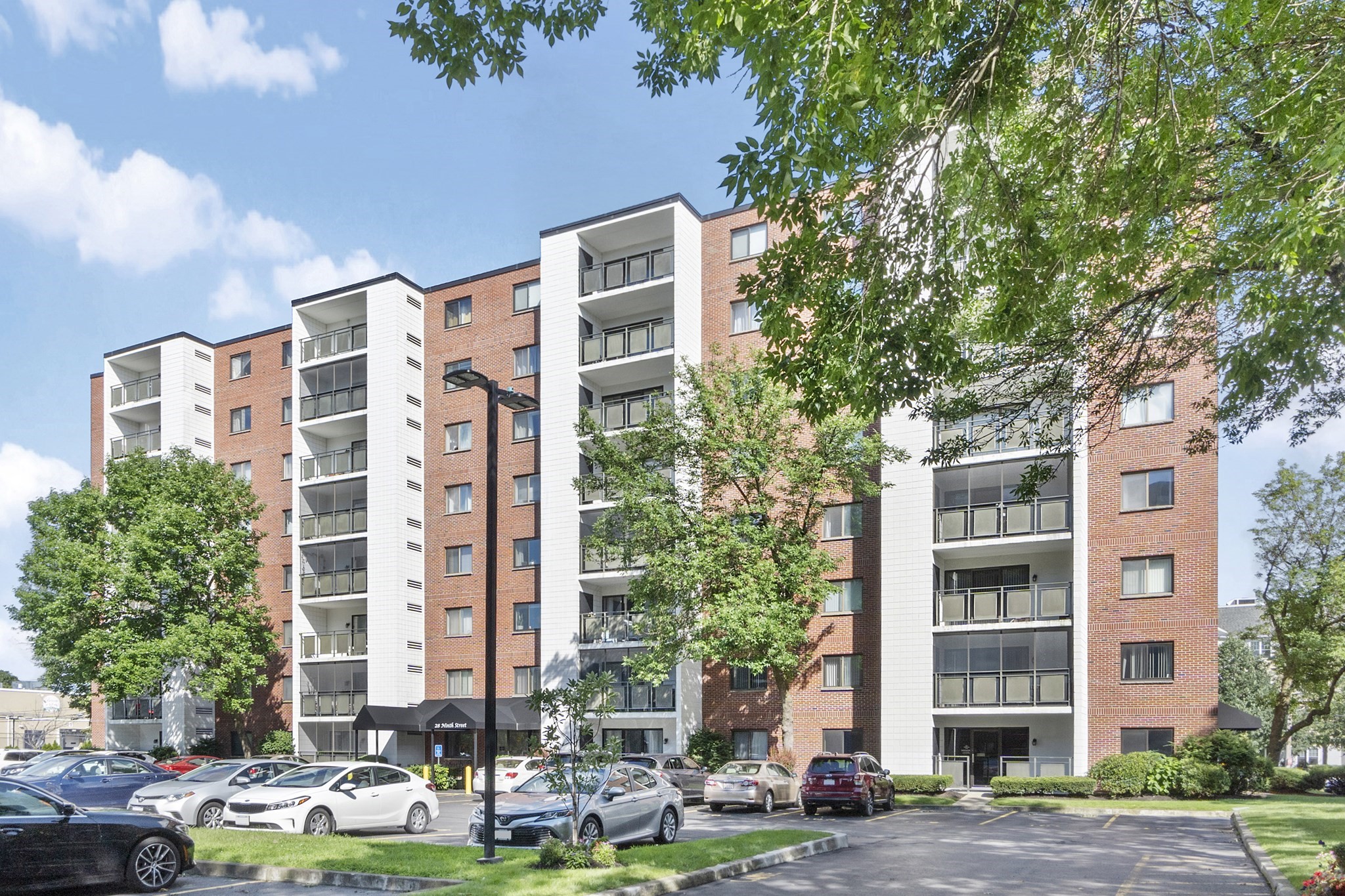 28 Ninth St Unit 304, Medford, MA 02155