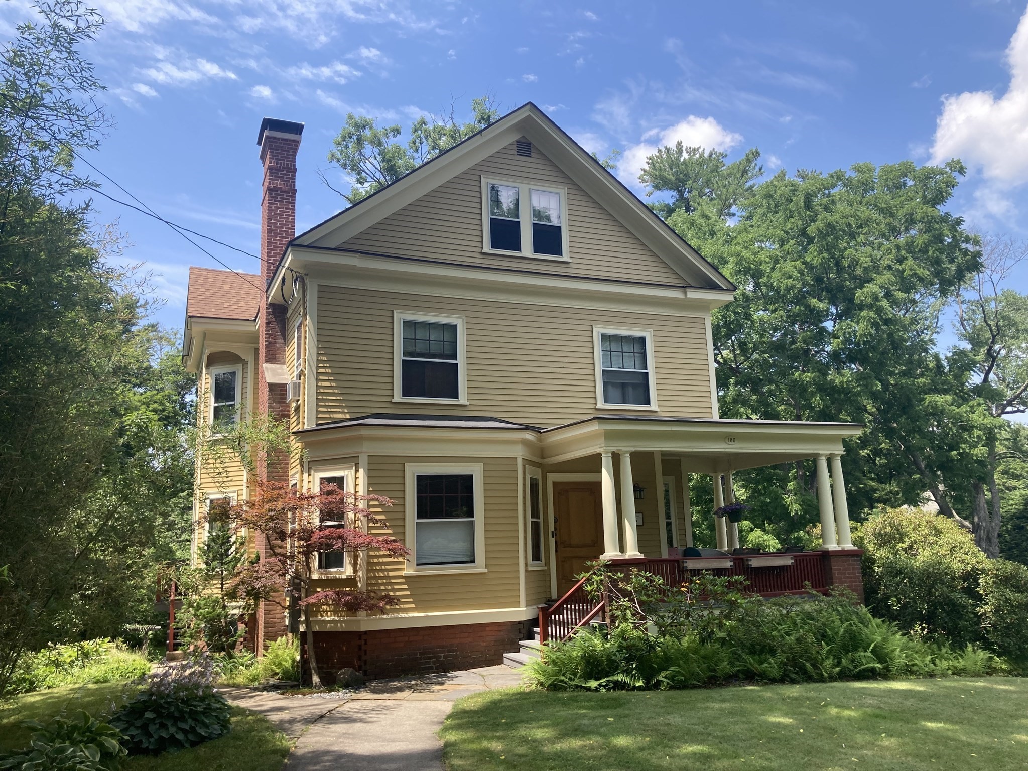 180 Lincoln, Amherst, MA 01002