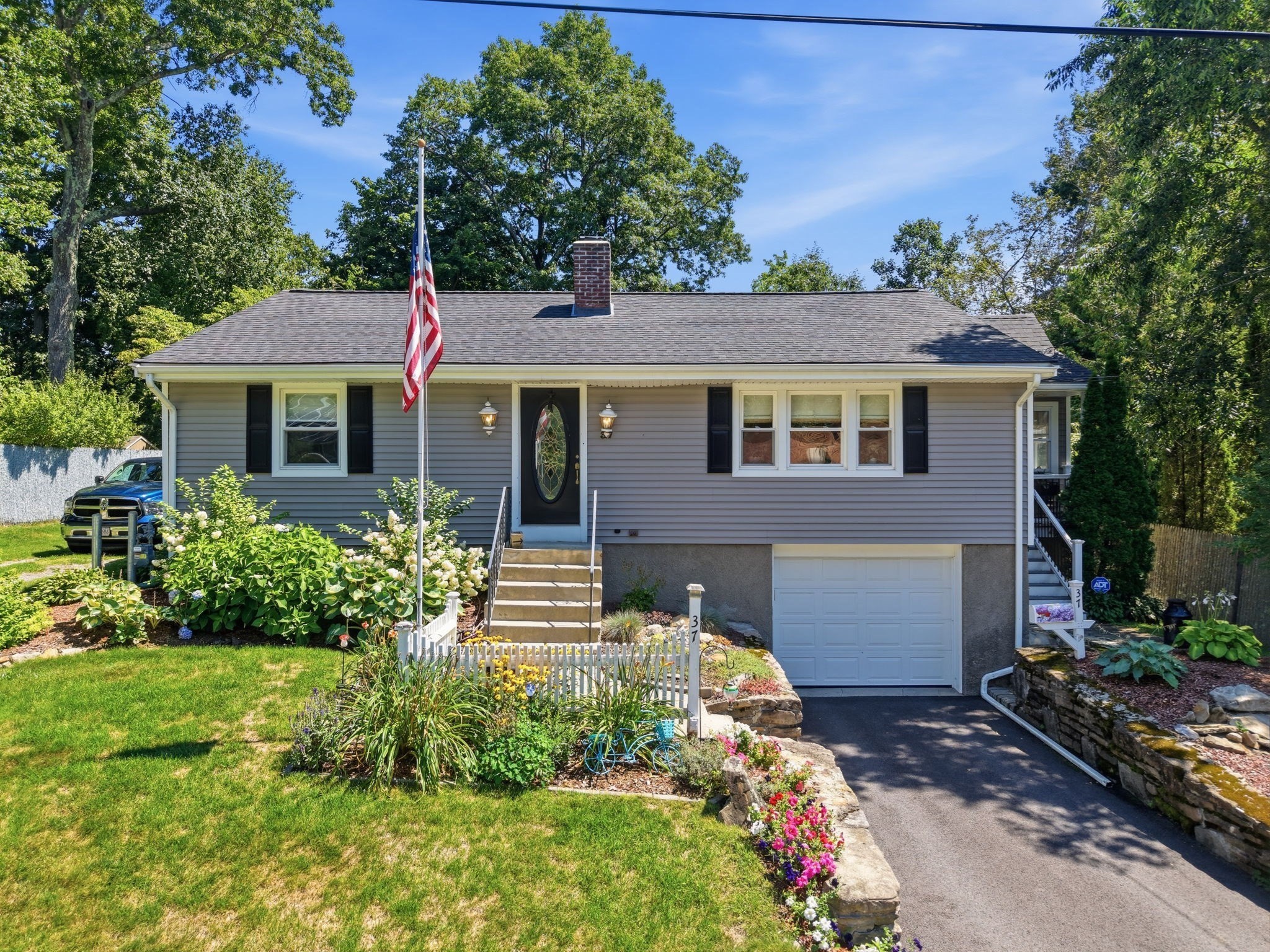 37 Frederickson Ave, Worcester, MA 01606