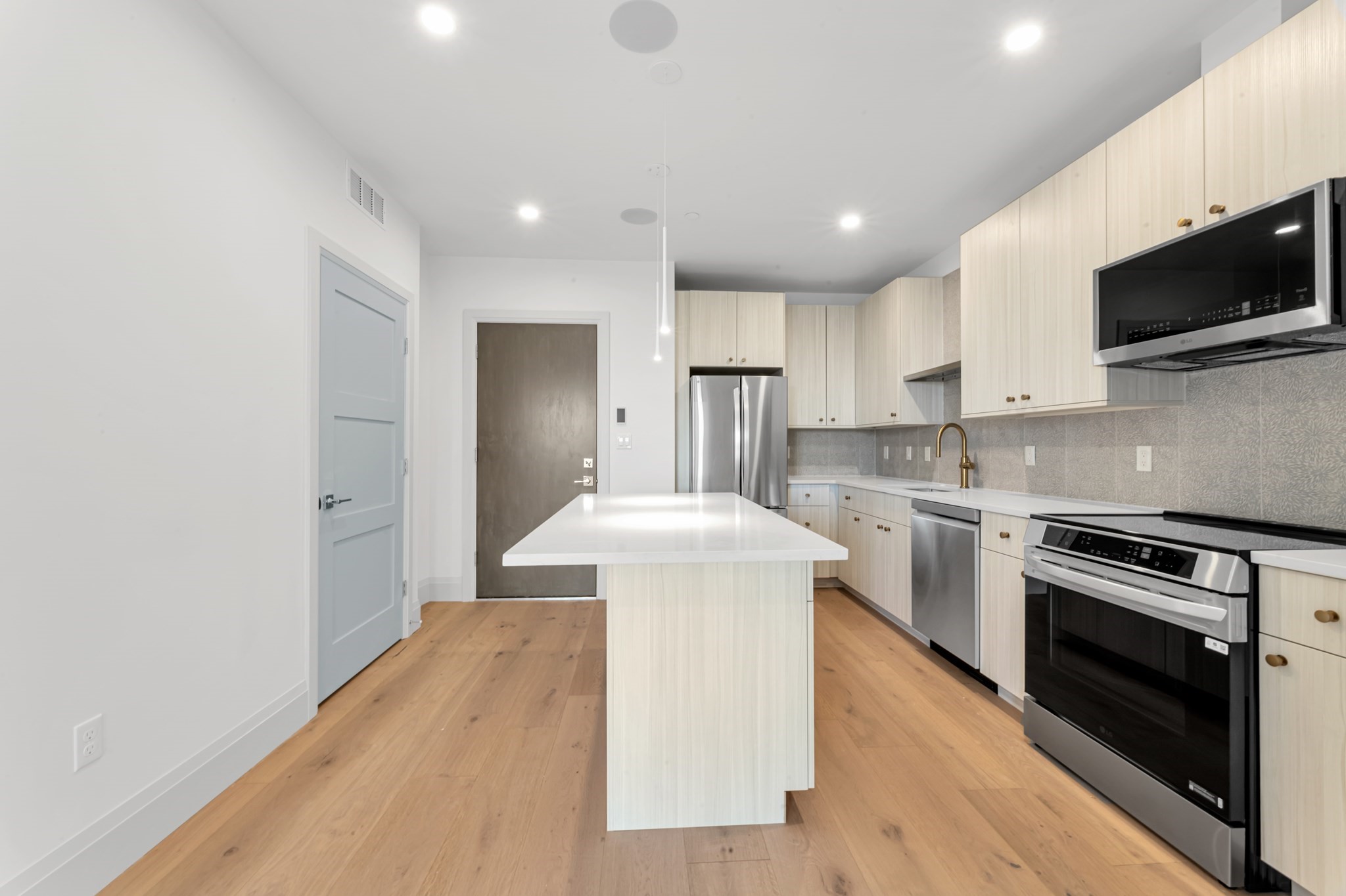 34 Oak Street Unit 304, Hyde Park, Boston, MA 02136 - Image 2