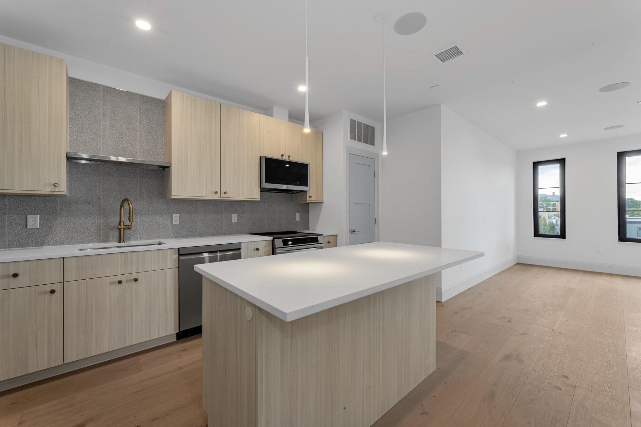 34 Oak Street Unit 304, Hyde Park, Boston, MA 02136 - Image 5