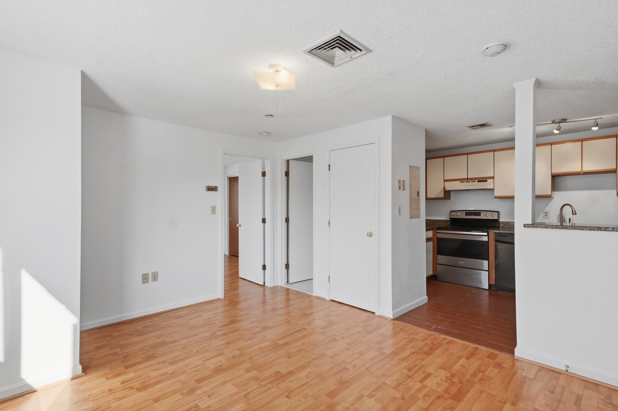 35 Prospect St Unit 309, Woburn, MA 01801 - Image 6
