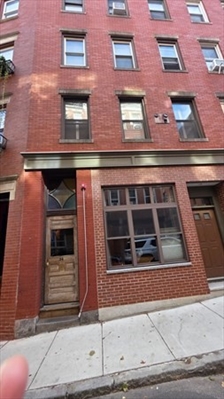 34 Charter St, Apt 4B