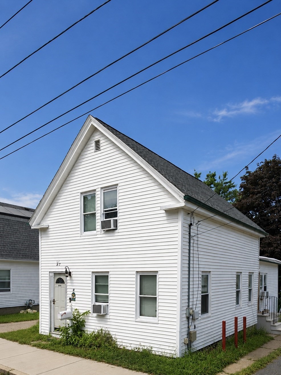 37 Adams St, Lawrence, MA 01843