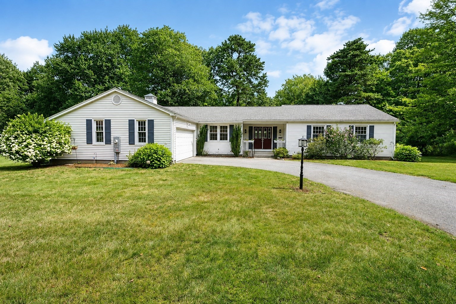 93 Wyndward Rd, Longmeadow, MA 01106
