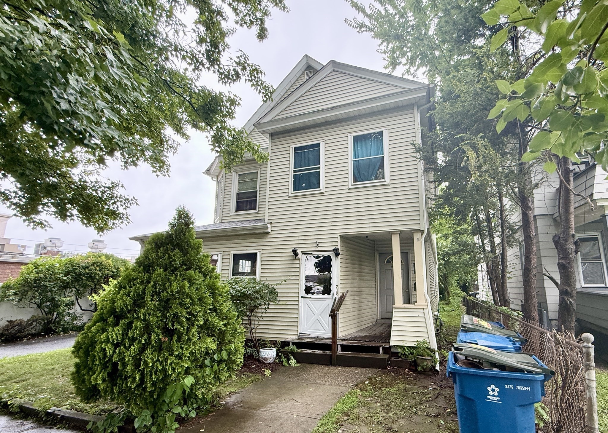 96 Fairview Ave, West Springfield, MA 01089