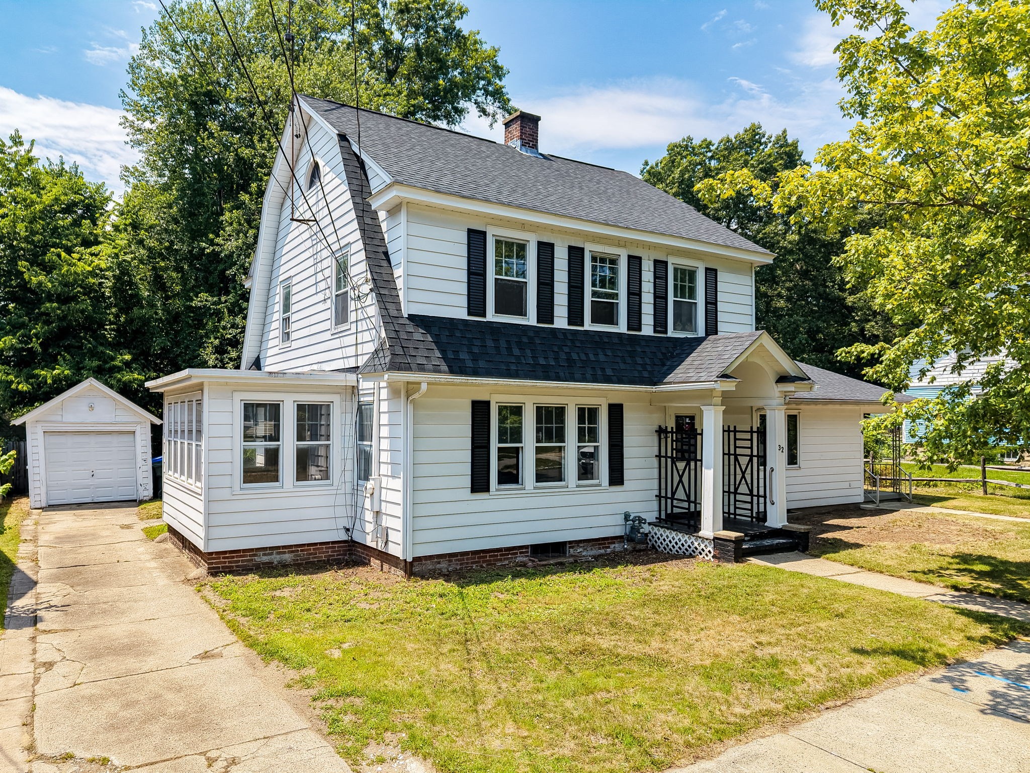 32 Marsden St, Springfield, MA 01109