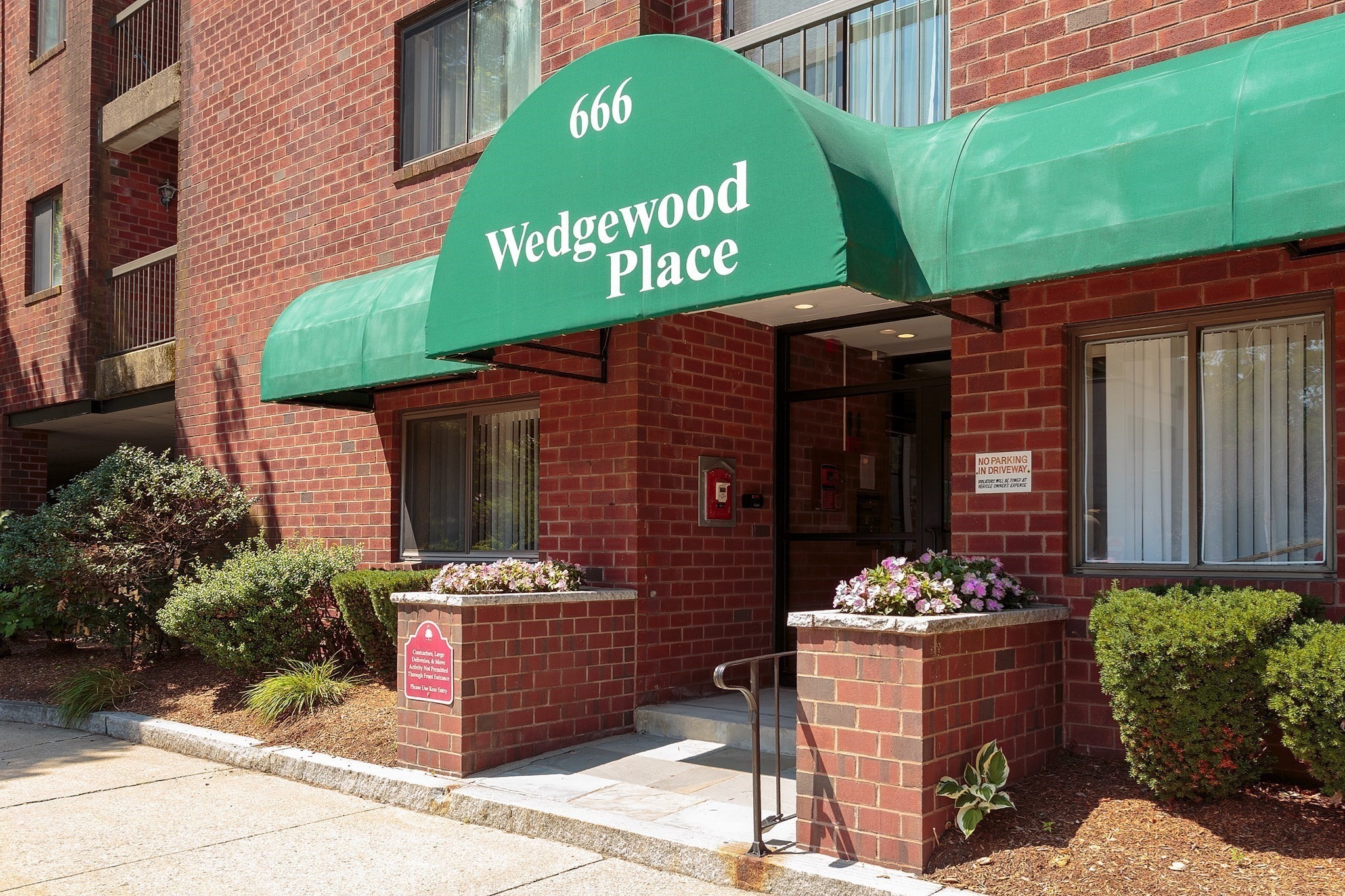 666 Main Street Unit 207, Winchester, MA 01890