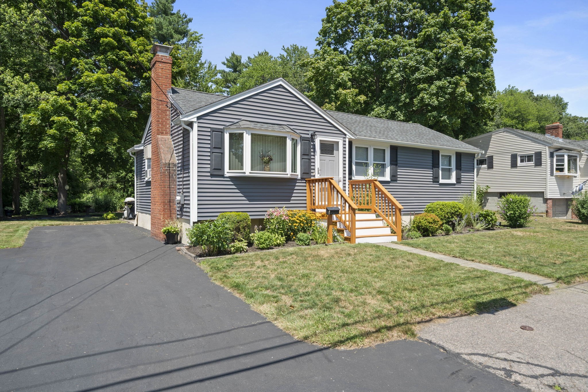 38 Roseen Rd, Holbrook, MA 02343