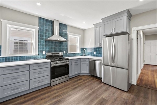 18 Lyon St, Apt 3
