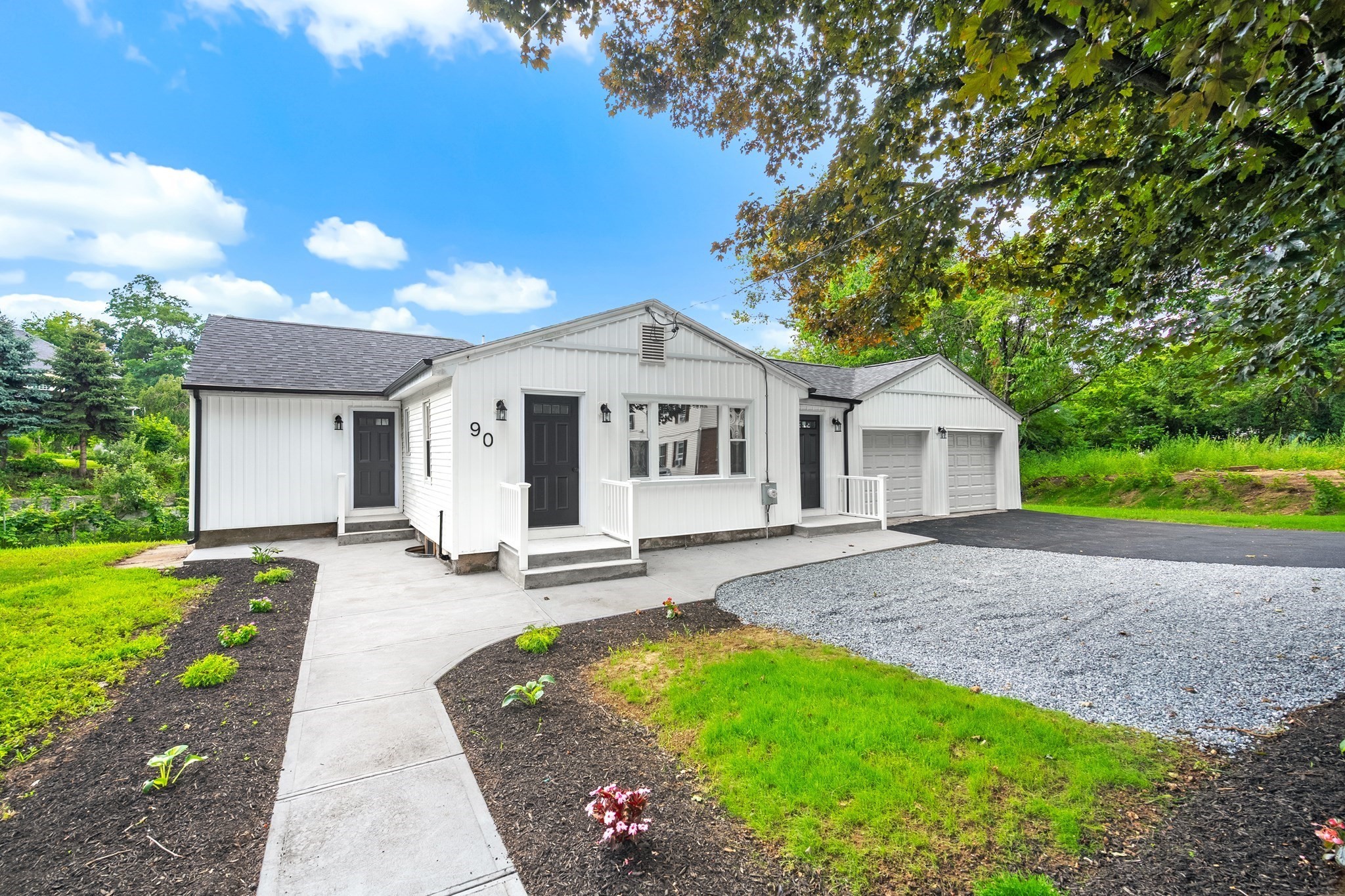90 W Carpenter St, Attleboro, MA 02703