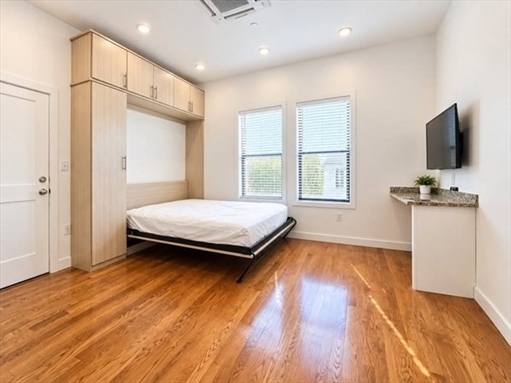 9 SIXTH ST, Apt 8