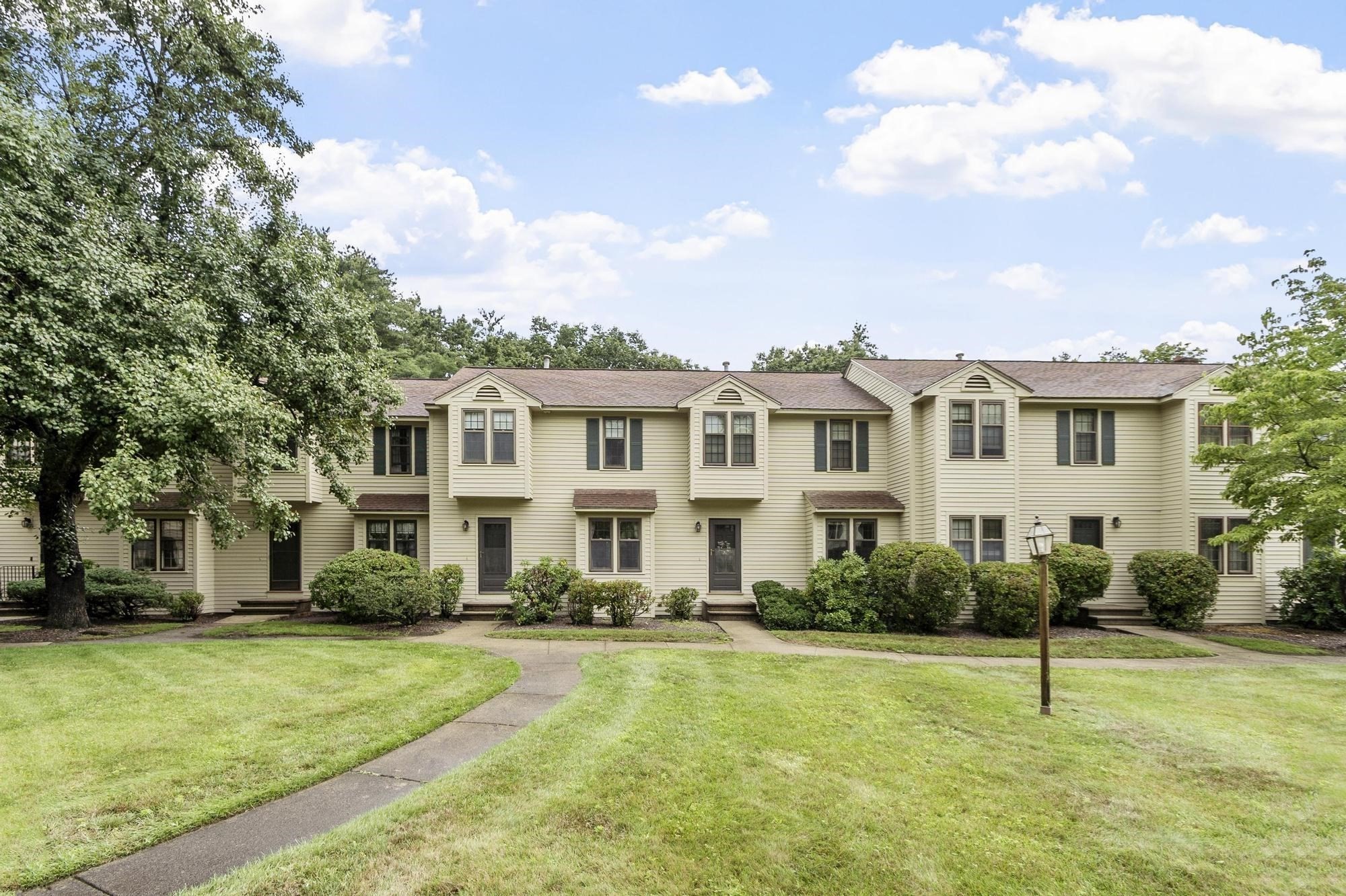 124 Apache Way Unit 124, Tewksbury, MA 01876