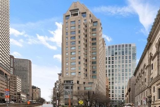 1 Huntington Ave, Apt 504