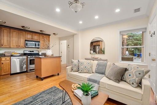 1724 Beacon St, Apt 1