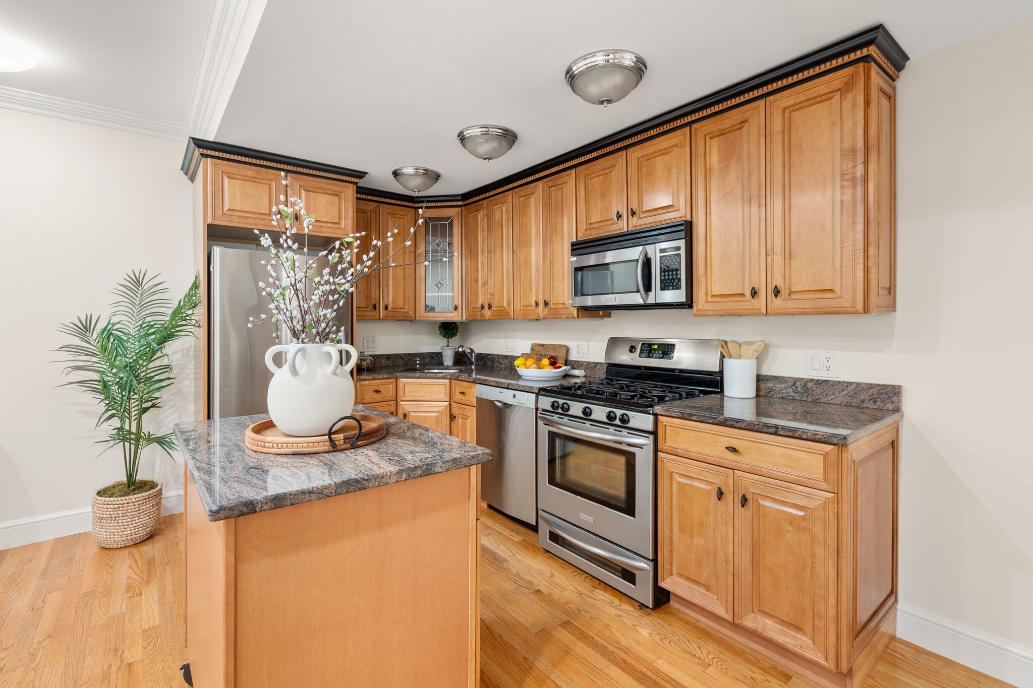 1724 Beacon St Unit 1, Brookline, MA 02445 - Image 2