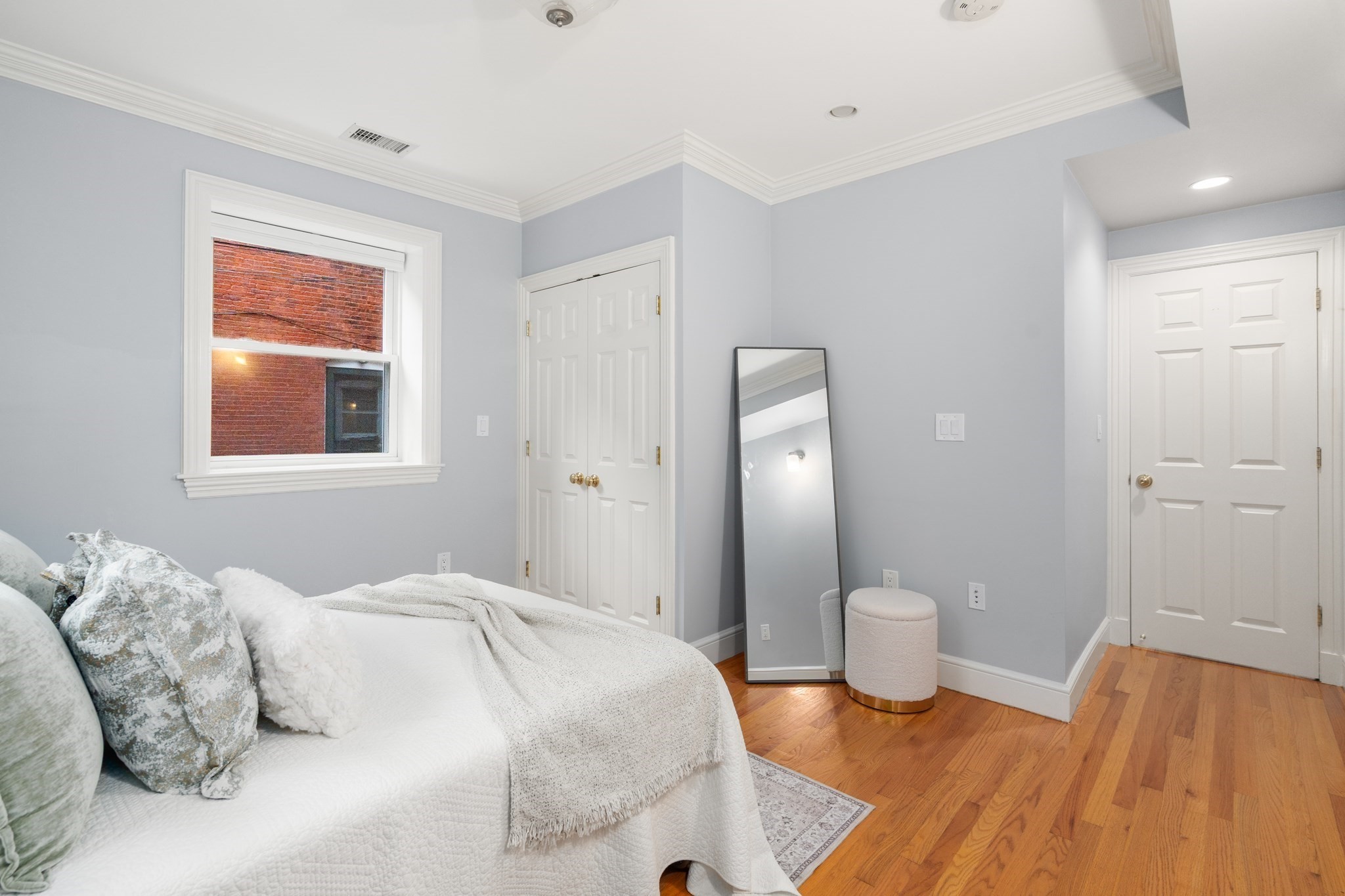 1724 Beacon St Unit 1, Brookline, MA 02445 - Image 9