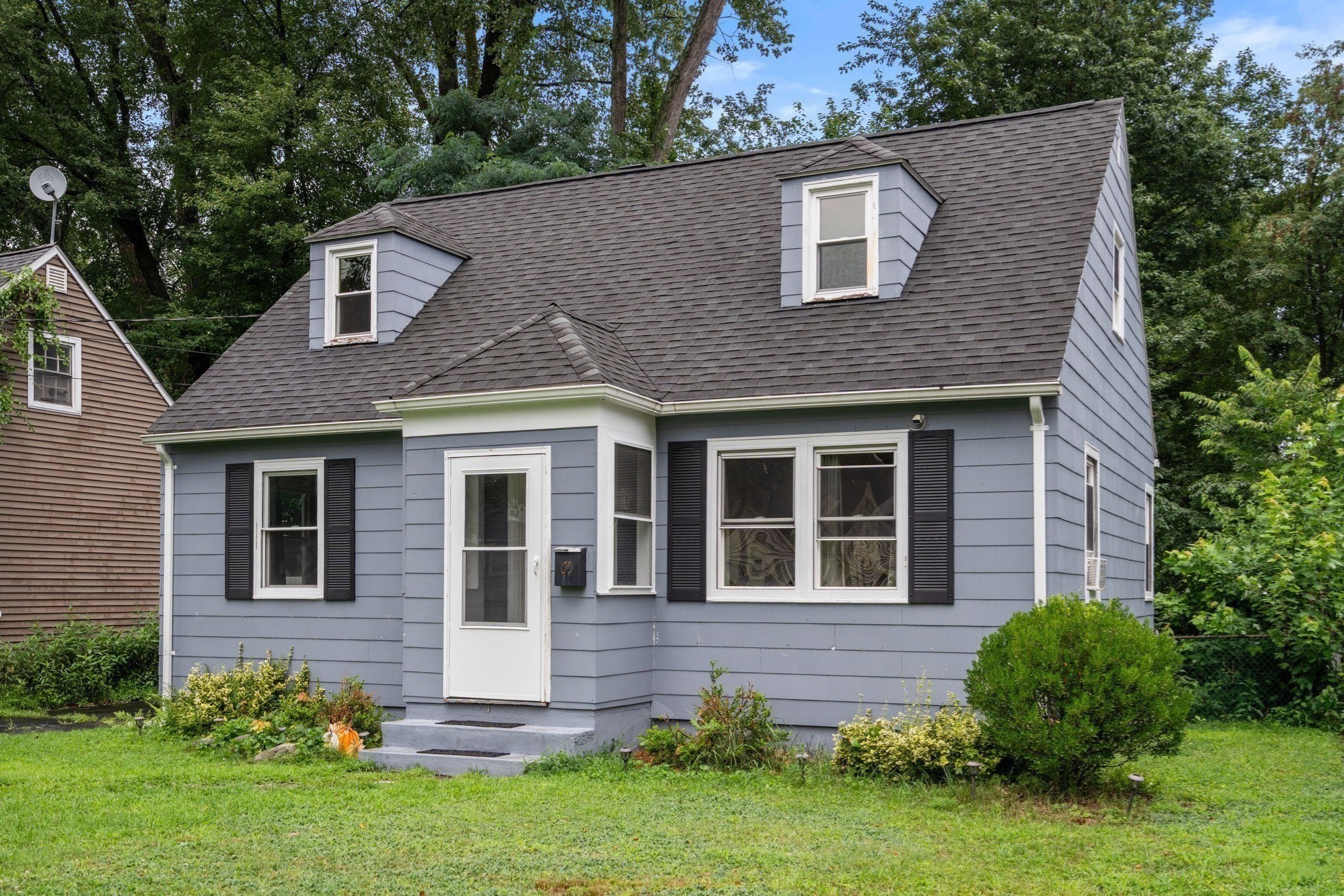 65 Burnside Ter, Springfield, MA 01118