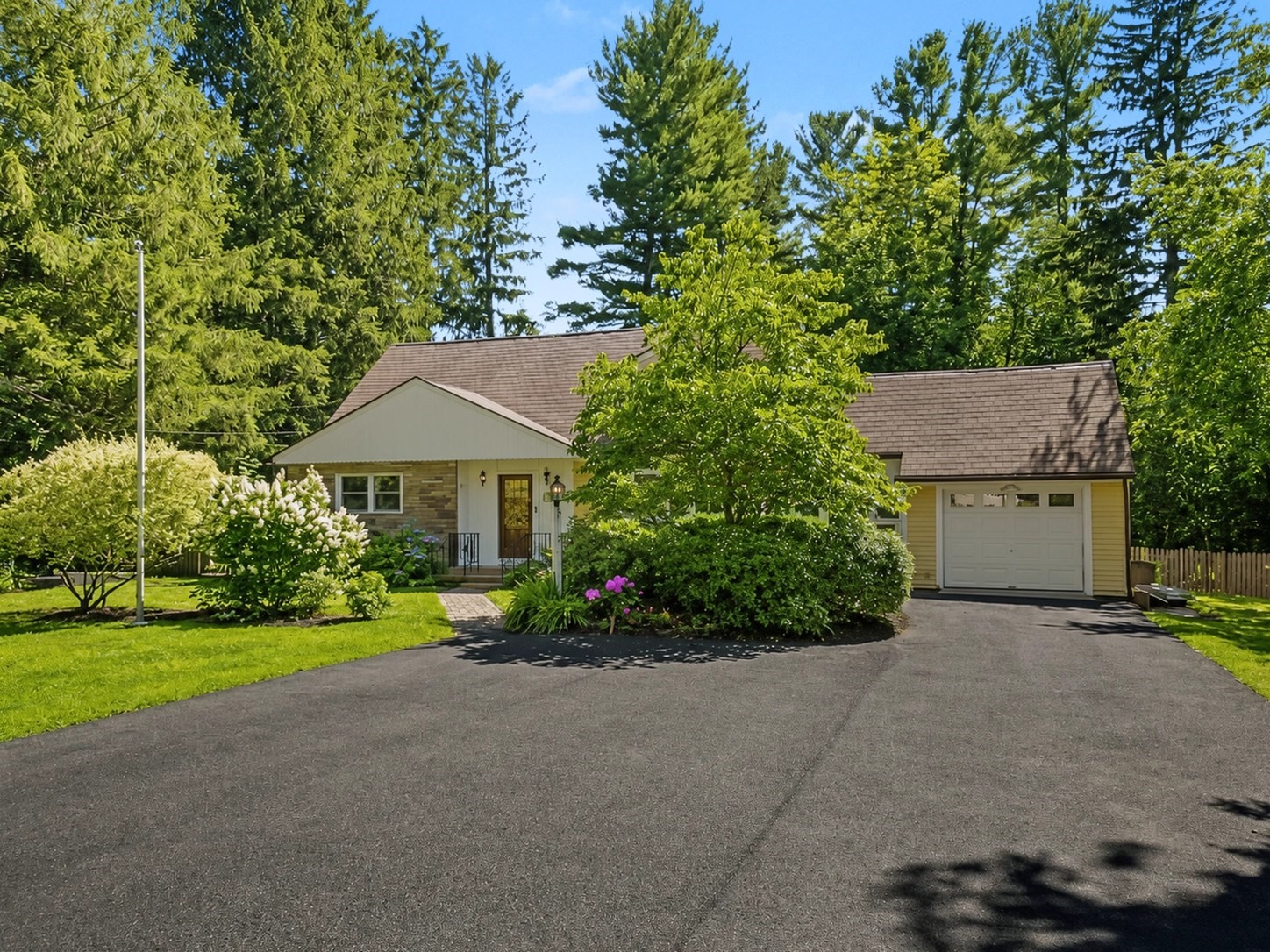 661 Common Street, Walpole, MA 02081