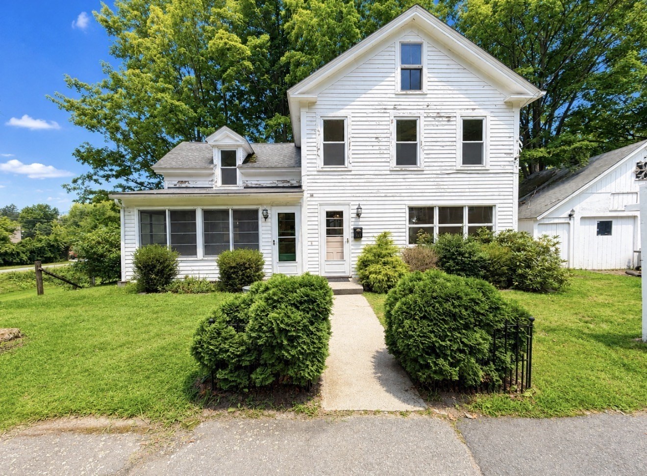 41 Pease Ave, Monson, MA 01057
